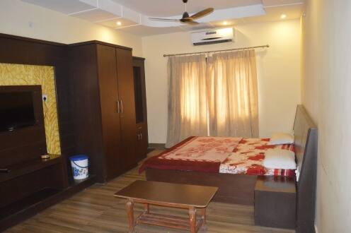 Hotel Mehar Deep, Dehradun 3